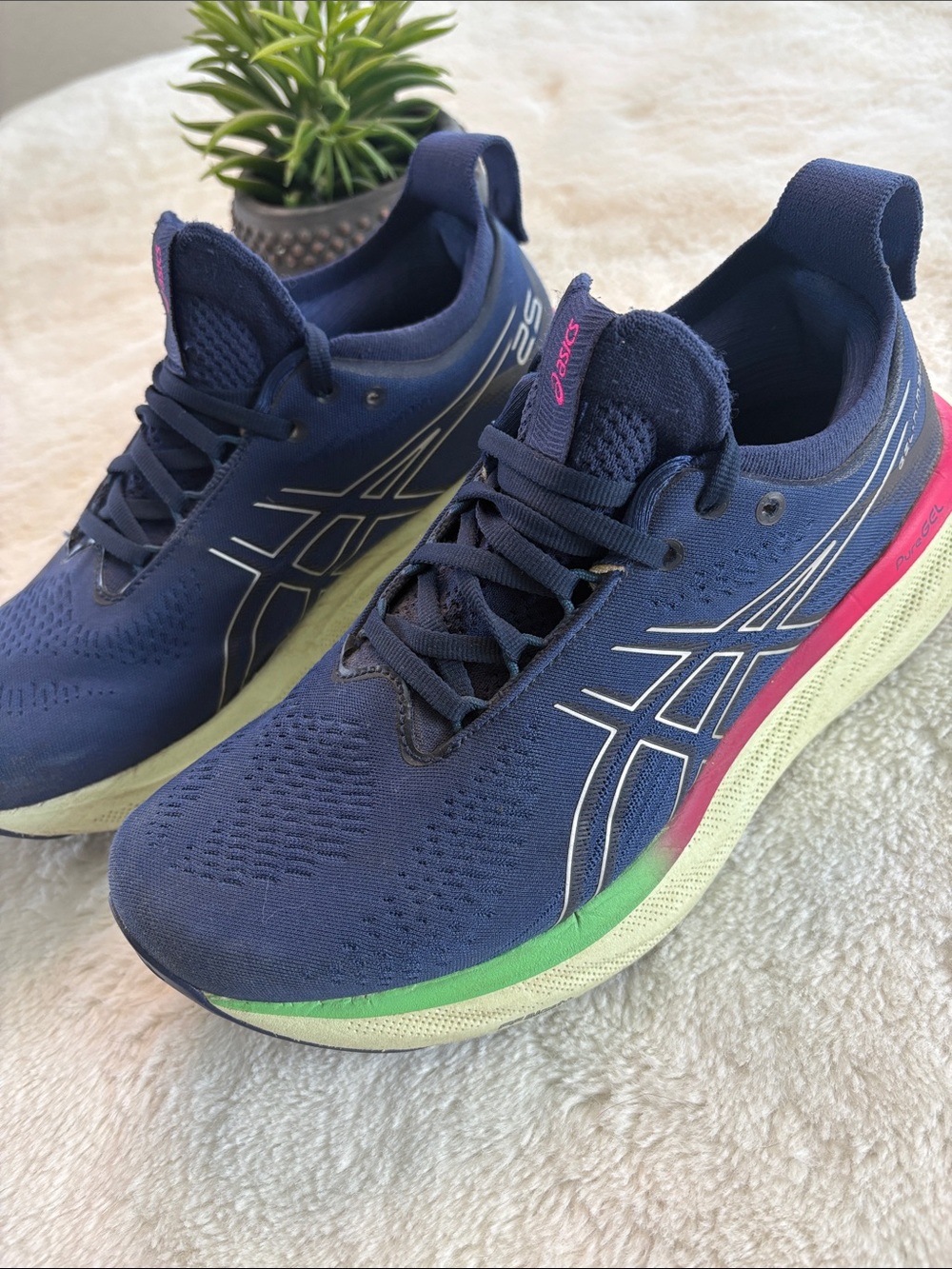 ASICS Gel Nimbus 25, Women’s Size 8
